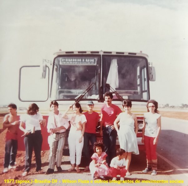 Viagem comunitária com representantes da região (década de 1970).